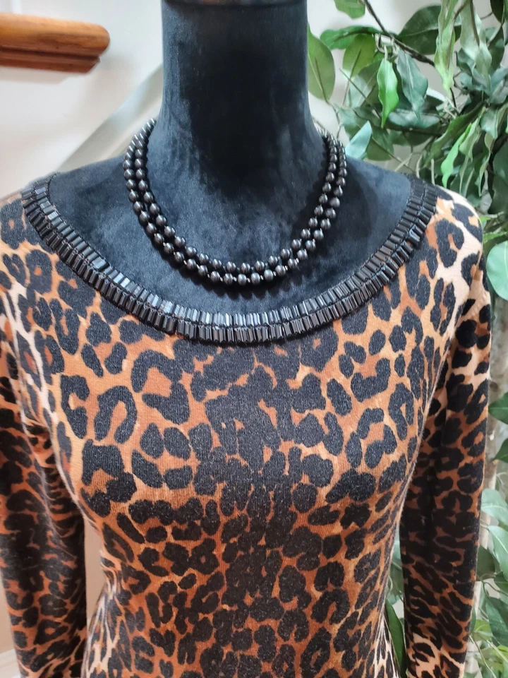 Suéter Informal Inc Marrón y Negro Estampado Animal Cuello Redondo Mangas Largas Talla Grande Foto 2 de 4