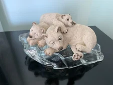 VINTAGE POLAR BEAR FAMILY ON ICE FIGURINE 4X7" 