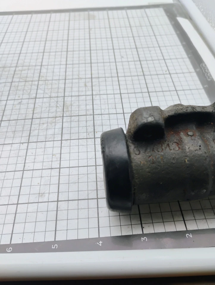 Cilindro rueda trasera izquierda Plymouth 1939-42 Mopar 678324 nuevo hecho en EE. UU. Foto 3 de 4