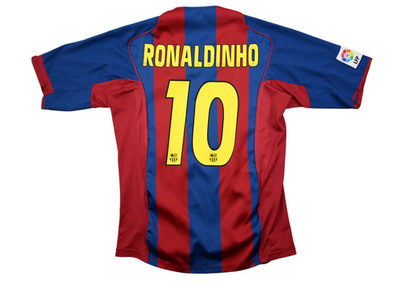 2004-05 Barcelona Home Shirt Ronaldinho #10 Rare | Size Medium