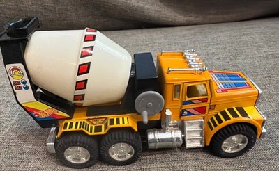 Hot Wheels Workhorses Big Scale Cement Mixer Yellow 2494 Arco Toy