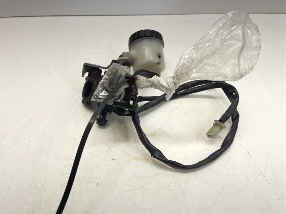 ♻️ Главный цилиндр переднего тормоза Triumph Speed Triple 1050 2011–2015 Brembo ♻️ - Изображение 3 из 4