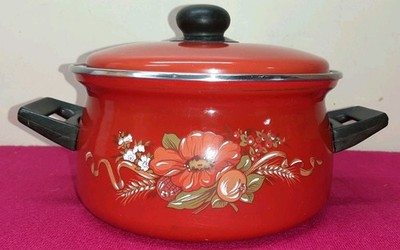 4 Quart Red & White Floral Enamel Cloated Cooking Pot with Lid and Handles