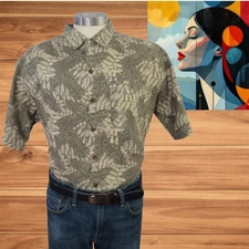 L.L. Bean Men’s Hawaiian Shirt  Palm Print Short Sleeve Button Down Casual Beach