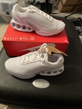 Image of Nike Air Max DN Trainers SIZE 3.5