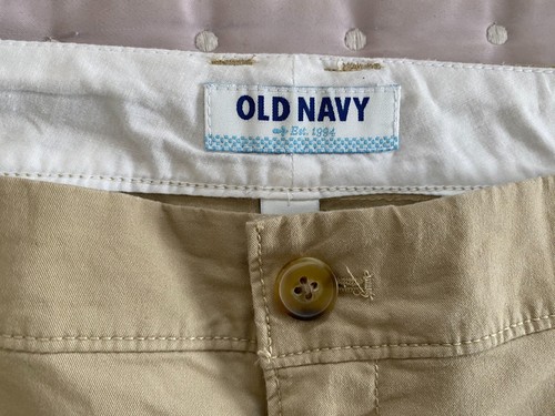 OLD NAVY Beige Cotton Chino Shorts. Size 16 - Picture 2 of 3