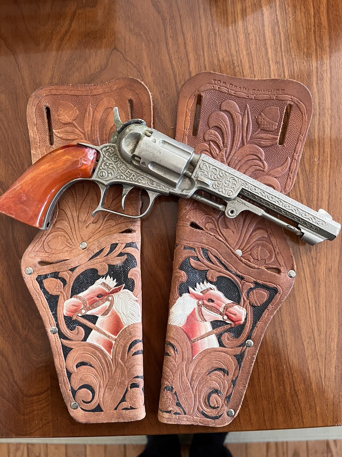 Hubley Pioneer Pistol Cap Shooting Western Cowboy Toy With Vintage