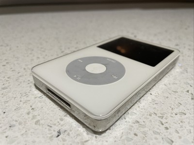 Apple iPod Classic 5th Generation 60GB (with Video) A1136 WHITE