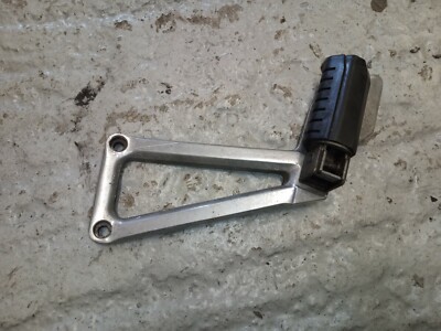 APRILIA PEGASO 600 1991 L/H AND R/H REAR FOOTREST, PEG+BRACKET PLUS CHAIN GUARD