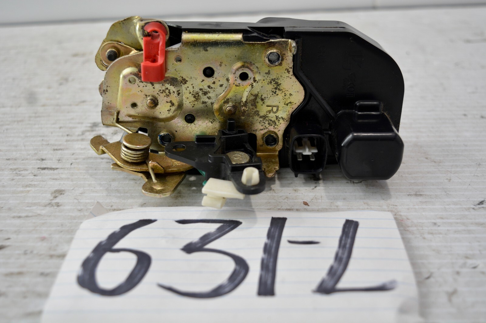 98 99 00 01 02 03 04 Durango FRONT PASSENGER Side Door Latch Power Lock #631-L
