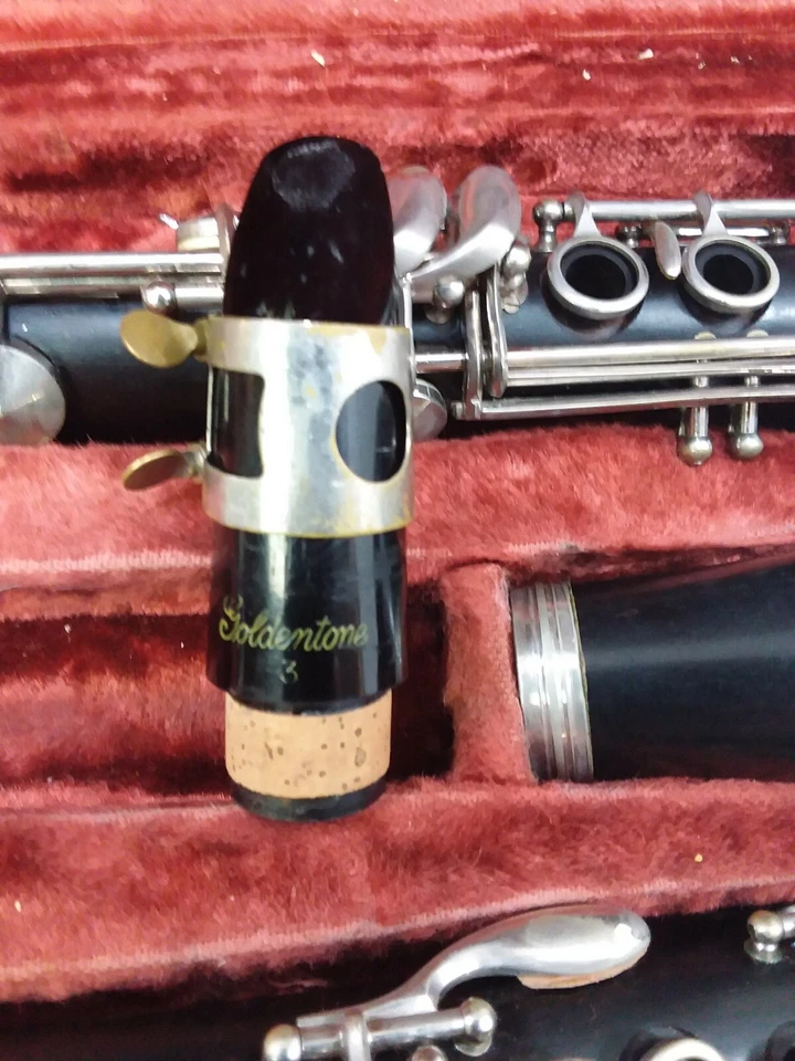 Clarinete de colección Getzen Deluxe Elkhorn Wisconsin con estuche dorado 3 Foto 4 de 4