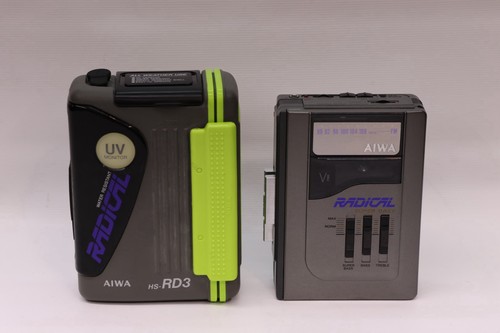 Vintage AIWA Radical HS-RD3A Cassette Player AM/FM Radio w/ HS-RD3 W/ Hard Case