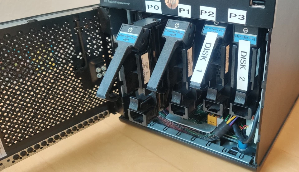 HP ProLiant MicroServer Model HSTNS-5151 mit 4x HDD, Remote Card, WINH Server 11 - Bild 2 von 4