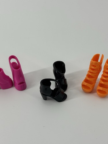 Poupée Barbie talons hauts lot de 3 paires rose, noir et orange - Photo 6/9