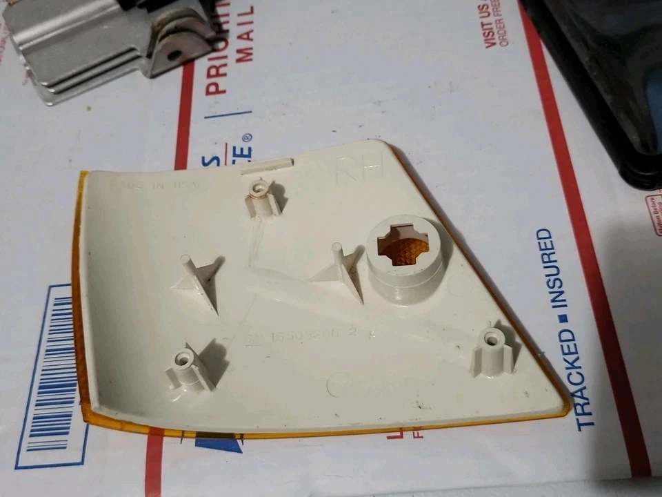 Новый из старых запасов оригинальный производитель Buick Century боковой маркер 1986 - 1988 правая сторона янтарный объектив - Изображение 2 из 3