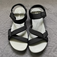 CLARKS Arla Shore Black  Grey CloudSteppers Flat Hook  Loop Sandal SZ9 Outdoor