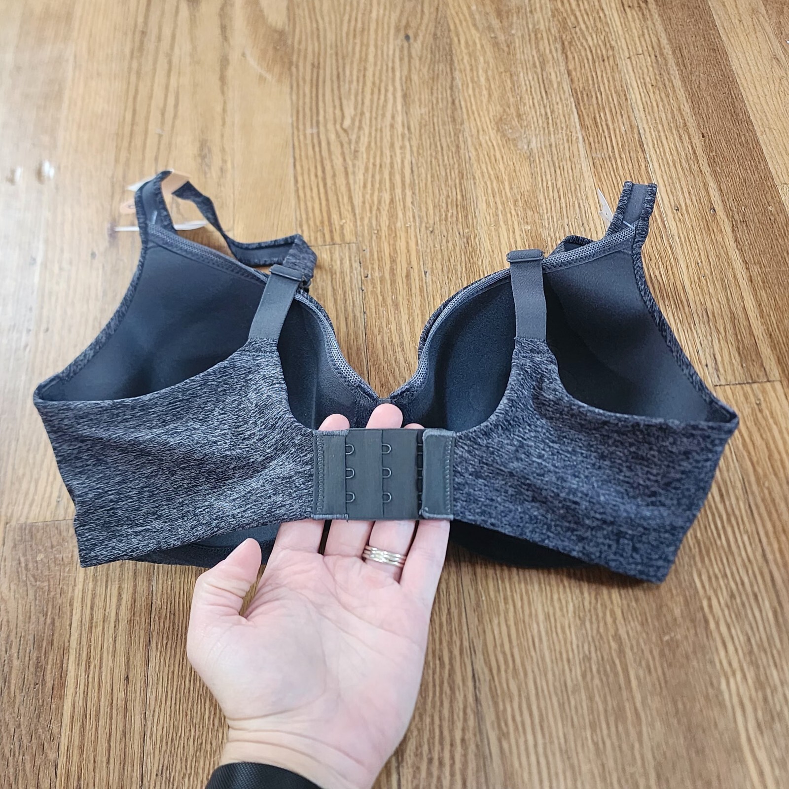 Hanes DHHU02 Ultimate TShirt Underwire Bra Sz 34DD Soft Concealing