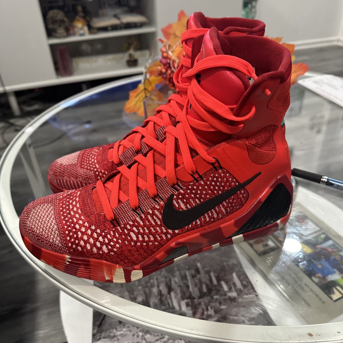 Kobe Bryant 9 Elite Christmas shoes size 9 Preowned, in Great 