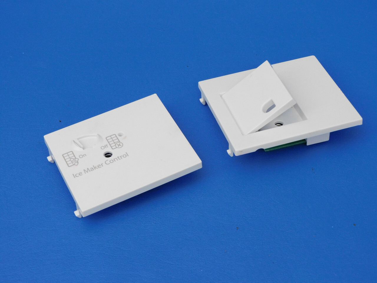 Whirlpool WRX986SIHV00 Refrigerator Ice Maker Control Boards W10882532 W1083297