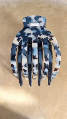 Ficcare New Yara Large Italian Acetate Yoga clip Handmade Brazil NWT - Image 1 of 4