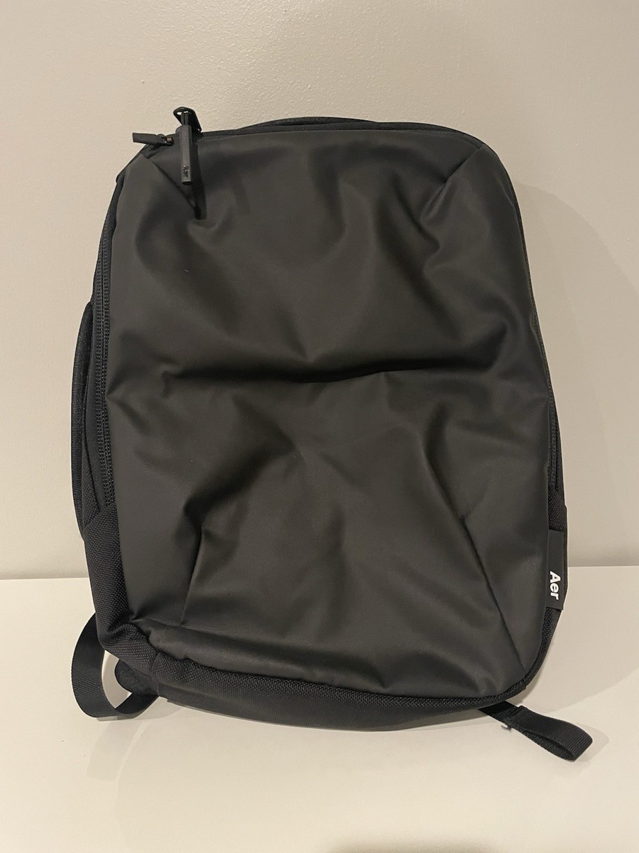 Aer 31011 Slim Pack Black - 2 Strap Laptop Back Pack - Excellent 