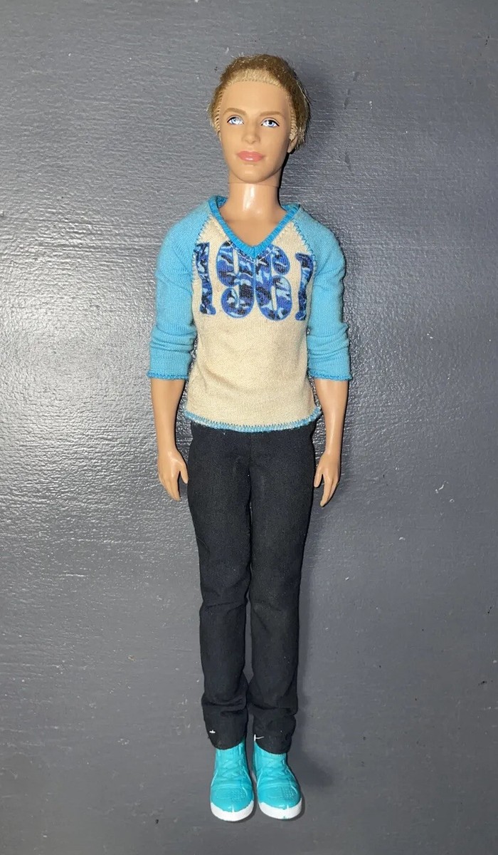 2009 Barbie Fashionistas KEN Doll Rooted Blonde Hair +