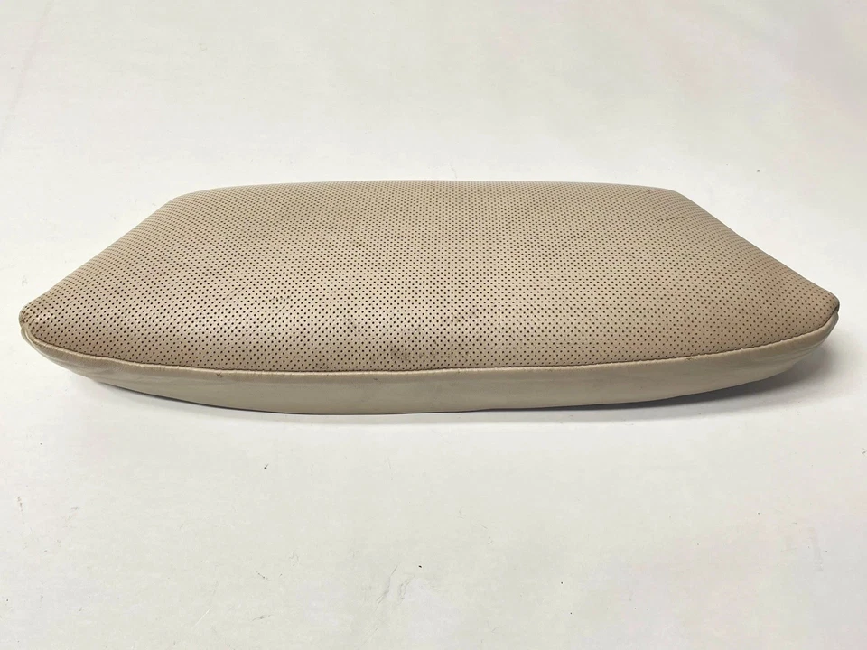 10-16 宝马 535i 550i F10 前左/右侧螺栓大腿支撑垫 Oem — 第 4/4 张图片