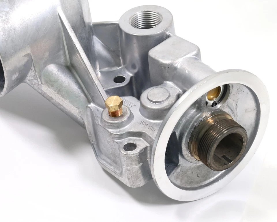 Montaje adaptador filtro enfriador de aceite Dorman 904-408 1994-2003 Ford 7,3 L Powerstroke Foto 3 de 4