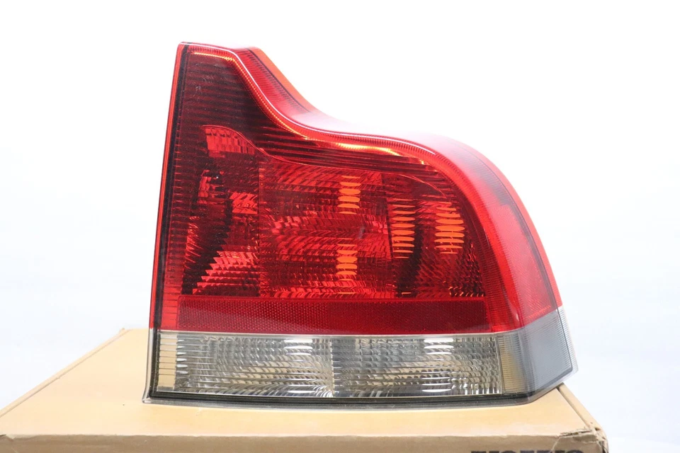 Luz trasera pasajero derecho Volvo S60 2001 2002 2003 2004 8664080 OEM nueva Foto 2 de 4