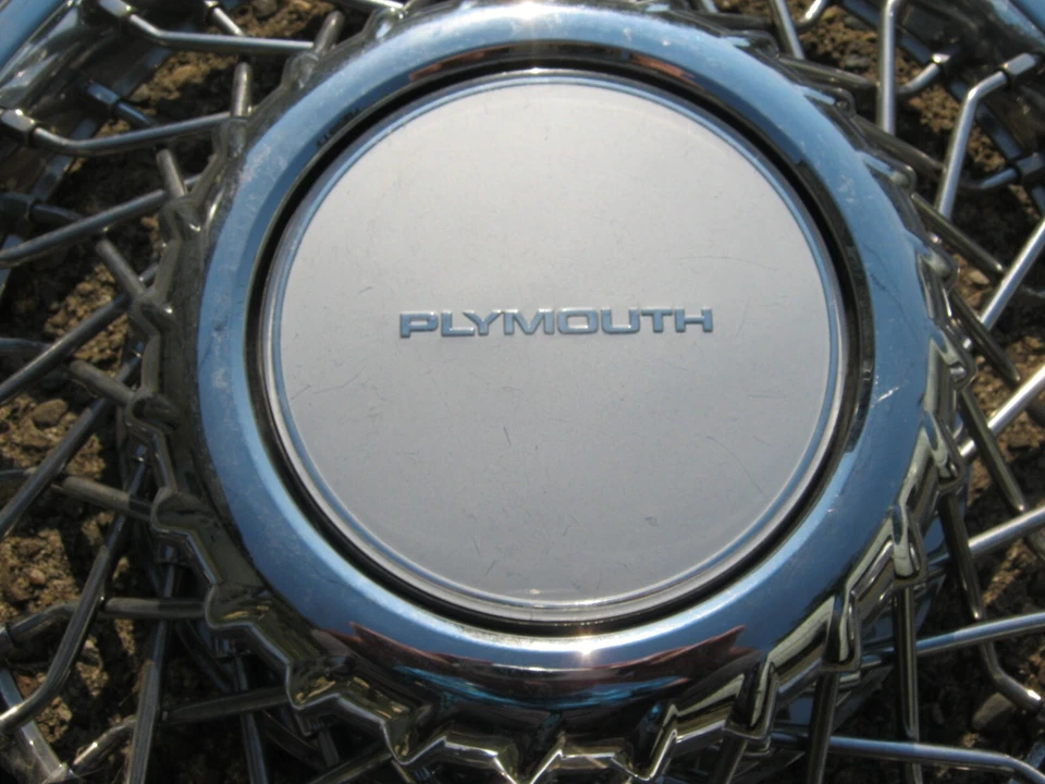 Один подлинный колпак колеса 15 дюймов 1992 Dodge Plymouth Grand Voyager с блокировкой проволочной спицы - Изображение 3 из 4