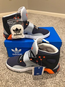 nike shackle shoes