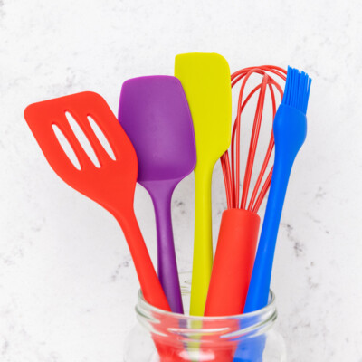 5er Set Mini Küchenhelfer Colourworks Pinsel Schneebesen Schaber Bratwender