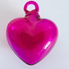 MEXICAN IRIDESCENT HAND BLOWN GLASS VALENTINES DAY HEART ORNAMENT PINK 3" x 3"