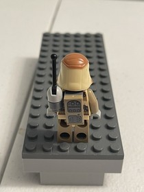 LEGO Star Wars Pao Minifig w/ sticker backpack, MINT CONDITION
