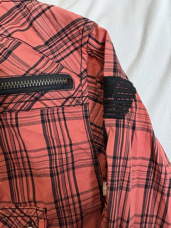 Camisa Roar Para Hombres XL Firma Envejecida L/S Bordada Abotonada Estilo Desteñido Foto 2 de 4