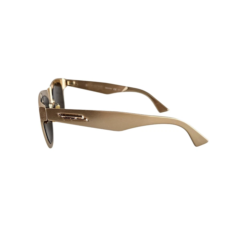 Gafas de sol Bottega Veneta con marco de aluminio dorado para mujer Foto 4 de 4