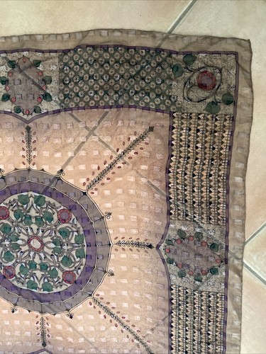 Magnifique grand carré en soie de marque BASILE 85 x 85 cm. made in Italy. - Foto 3 di 7