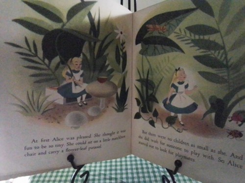 Disney's ALICE IN WONDERLAND THE GARDEN OF LIVE FLOWERS Little Golden Book 1st - Picture 6 of 10