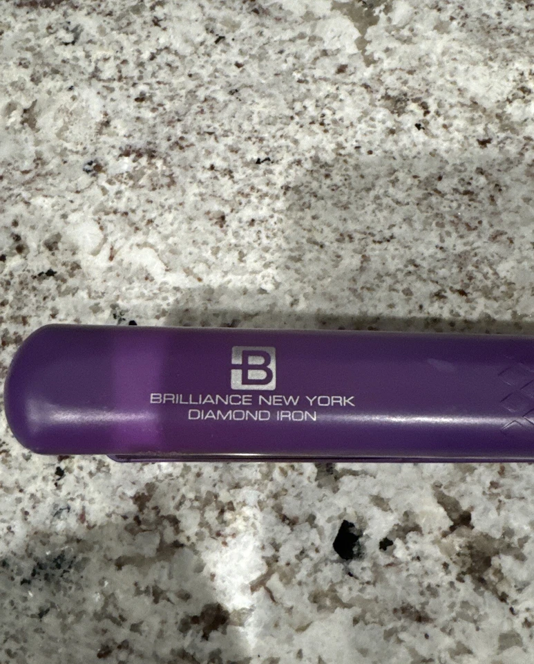 Brilliance New York Diamond 1,25” Cerámica Plancha Pelo Púrpura Foto 2 de 4