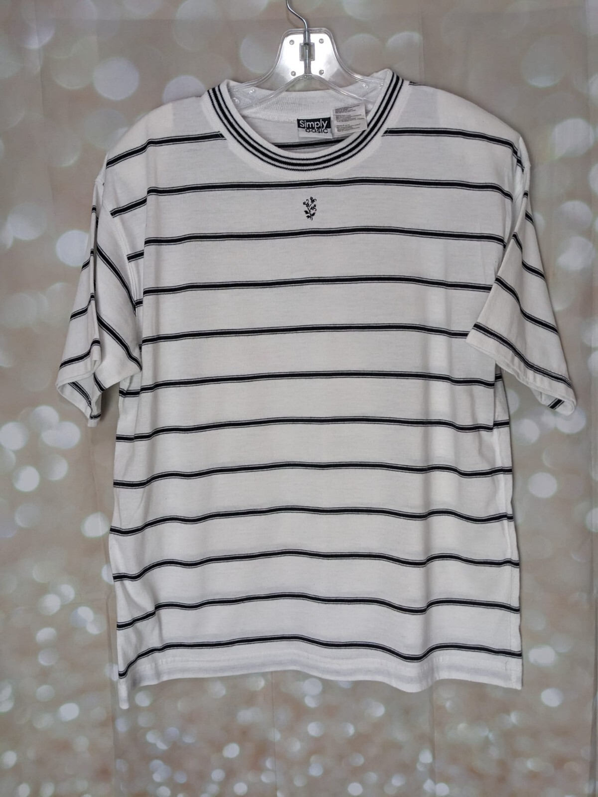 Simple Basic Women's Black & White Horizontal Str… - image 1