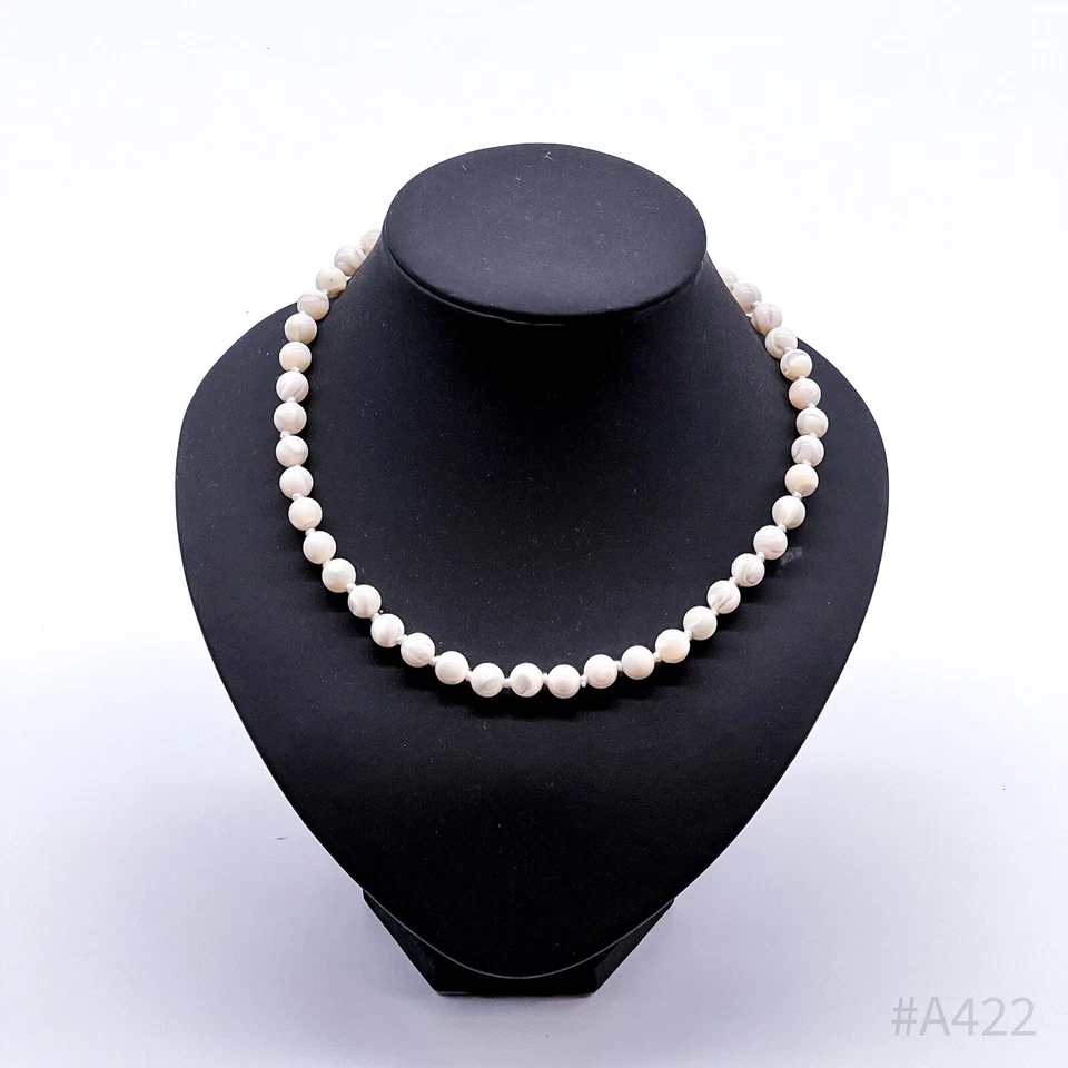 Collana Vintage In Giada Con Riflessi D'Oro E Chiusura In Argento E 44Cm - Immagine 3 di 4