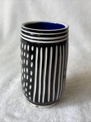 Eileen Goldenberg Studio Pottery Vase 1994 Sgraffito Black & White Signed 6 