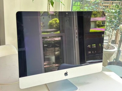 Apple iMac 21.5'' A1418 I5-7360U 2.3GHz 8GB RAM 1TB +keyboard Exc