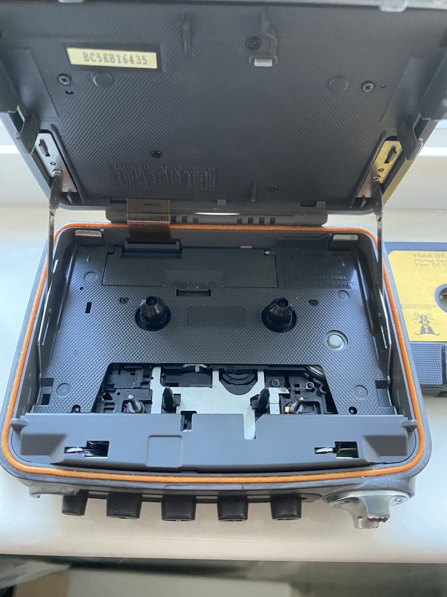 ポータブルプレーヤー Panasonic SHOCK WAVE RQ-SW10 Vintage 90s Panasonic RQ-SW10 SHOCKWAVE Cassette Player