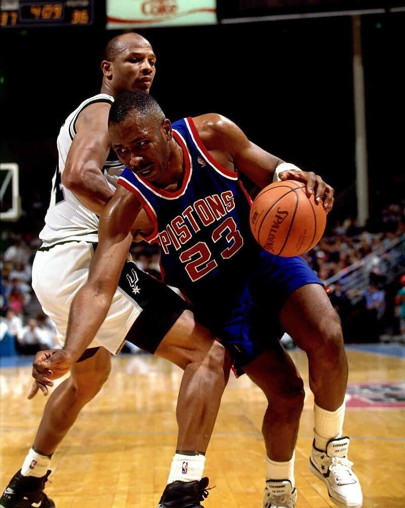 MARK AGUIRRE 8X10 PHOTO DETROIT PISTONS BASKETBALL PICTURE NBA