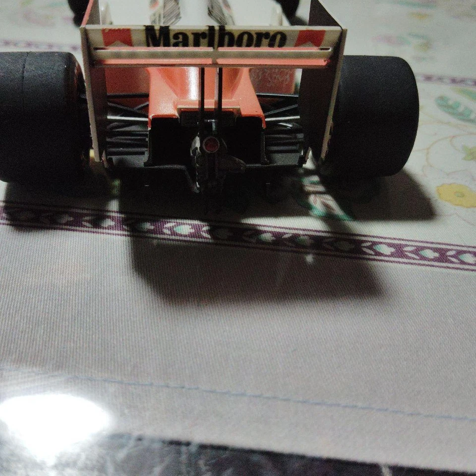 Modello in plastica TAMIYA McLaren Honda f1 - Immagine 2 di 4