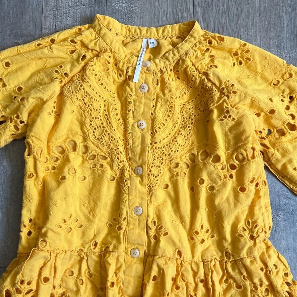 Vestido ANTHRO Niñas Amarillo Dorado Ojales Talla 5/6 Foto 4 de 4