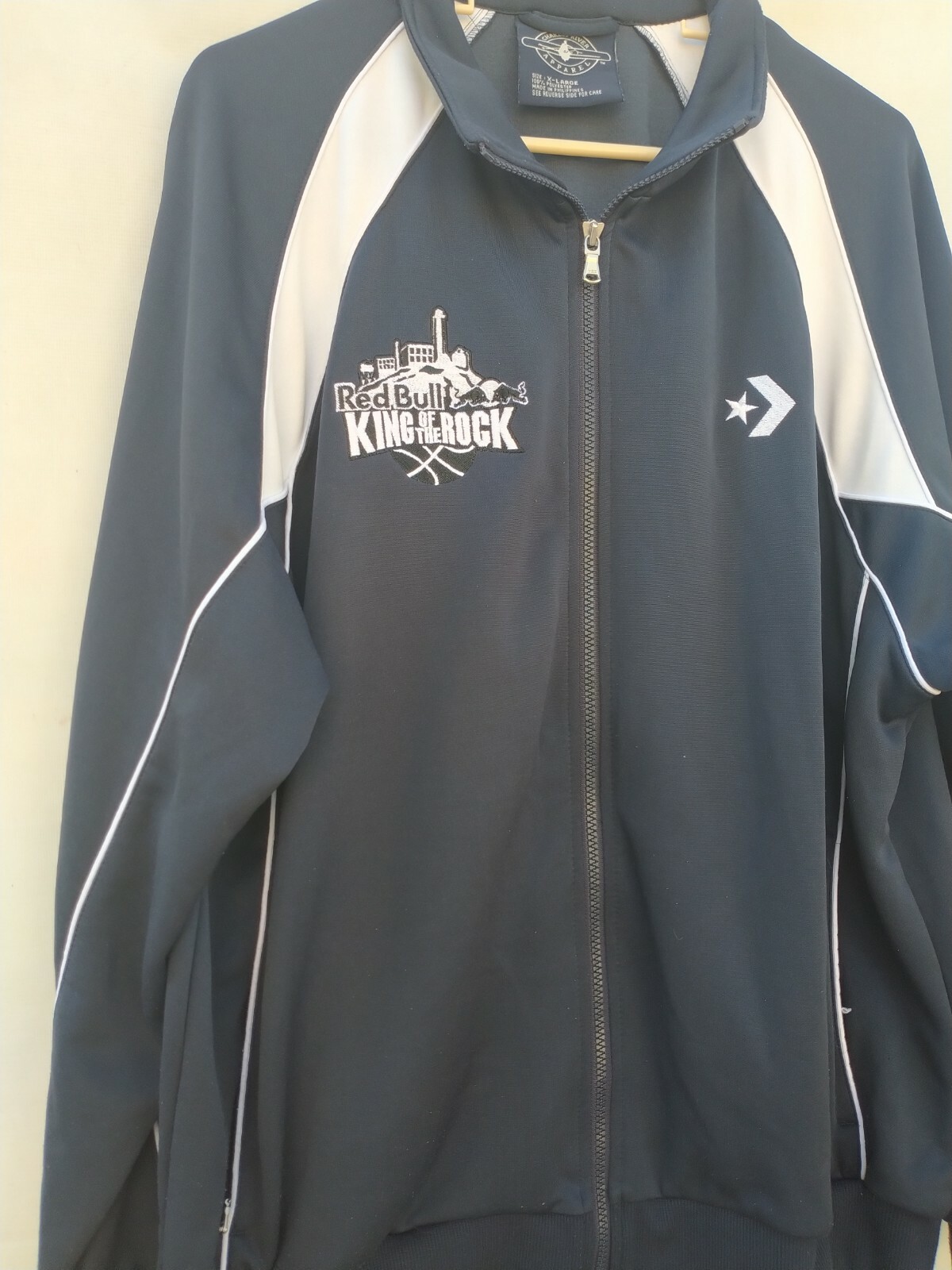RED BULL king of rock rare sweater jacket Charles river zip 