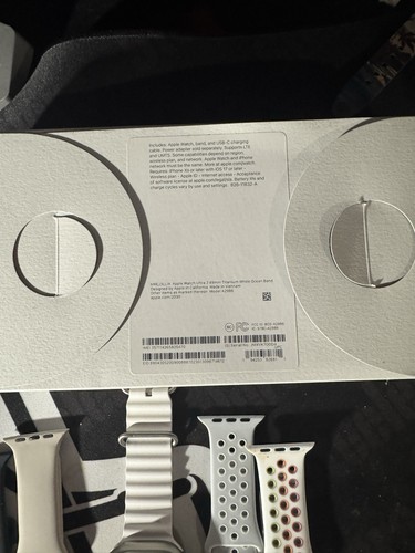 Apple Watch Ultra 2 49 mm Boîtier Titane (GPS + Cellulaire) avec 6 bracelets - Photo 5 sur 6