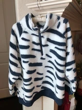 NWT Te Verde White & Blue Long Sleeve Faux Fur Soft Fuzzy Top - Size 3X - $78